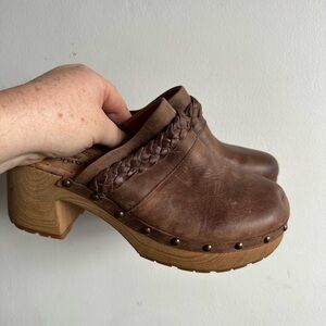 Kork-Ease Tilly Clogs in Brown Leather with Braided Accents Silver Studs Size 9